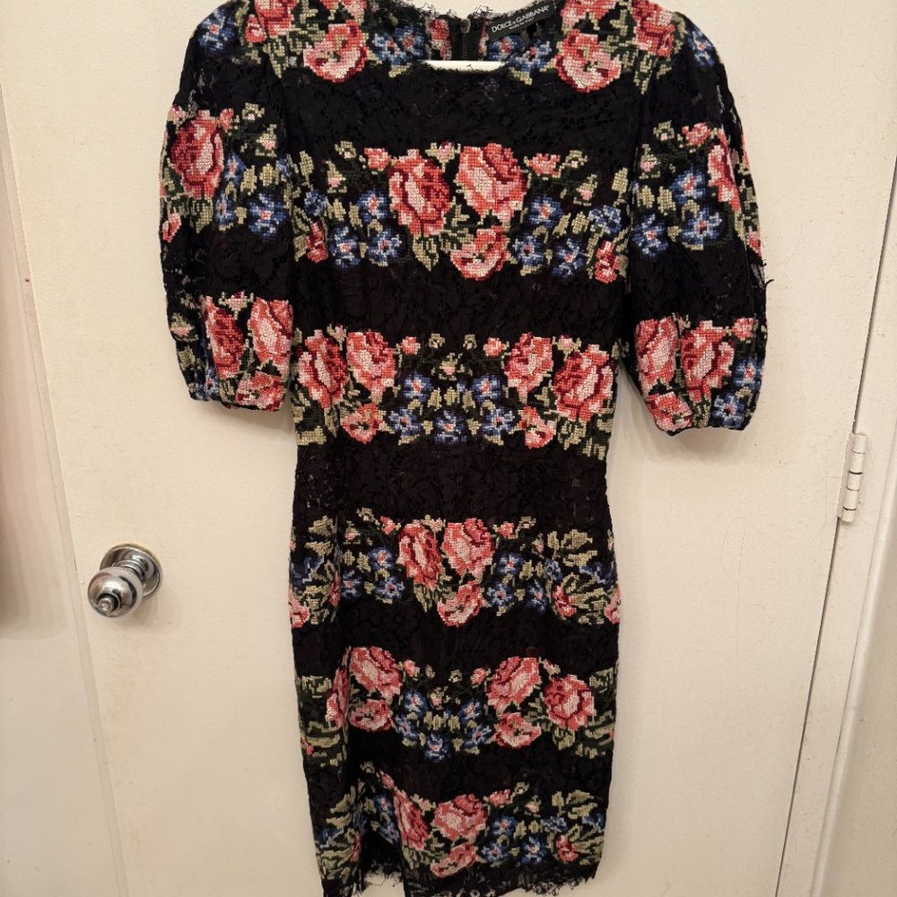 Dolce & Gabbana Floral Embroidery Lace Dress with puff sleeves size 38